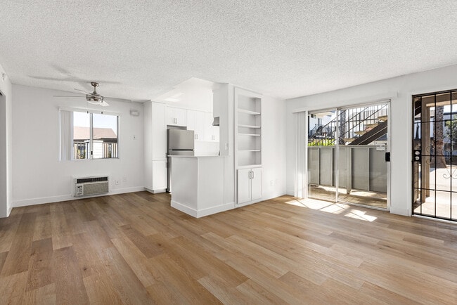 Building Photo - Terre at S Lincoln