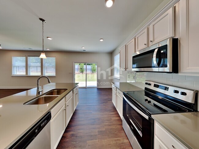 Foto del edificio - 889 Carnaby Ln
