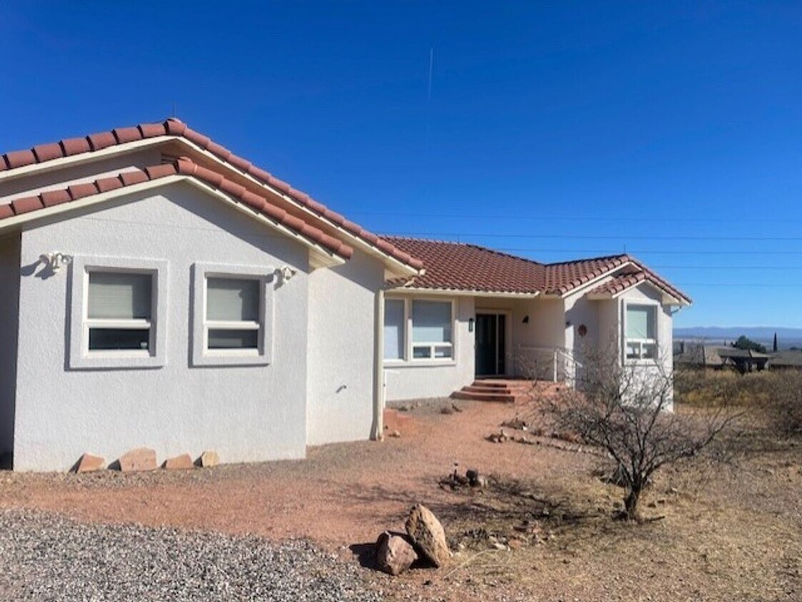 New Price!! 2 bedroom plus den and an offi... House Rental in Clarkdale, AZ