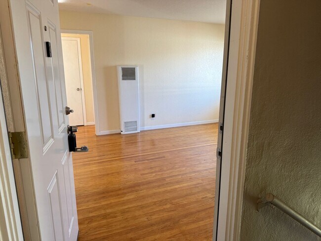 Foto del edificio - 1265-1271 Parkington Ave