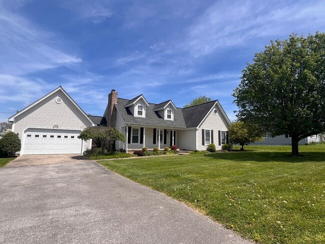 Building Photo - Three Bedroom Home in London, KY