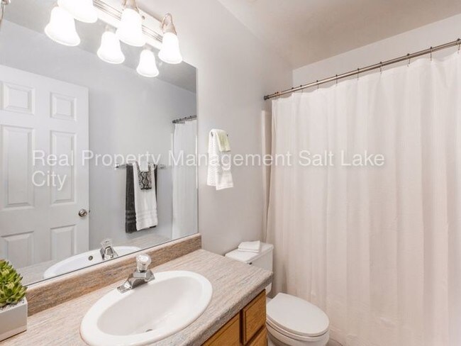 Building Photo - 6937 S Florentine Way