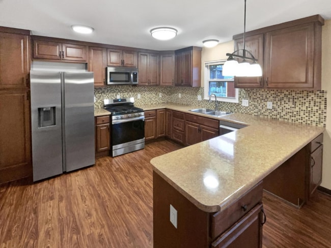 Building Photo - 2343 Salem Ave