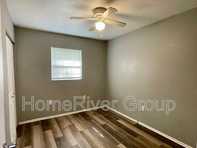 Foto del edificio - 1223 Avenue L Ave