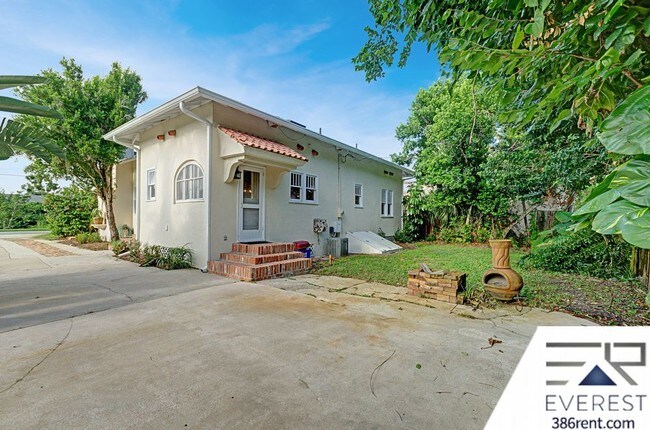 Building Photo - 42 River Beach Dr