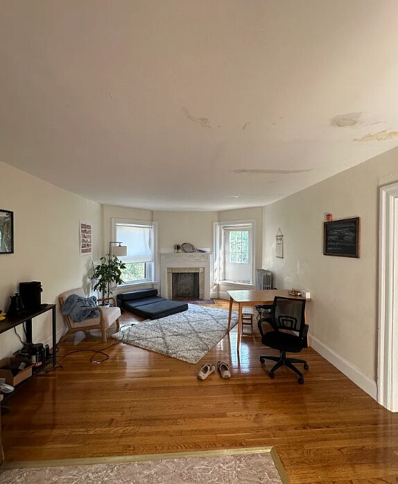 Foto del edificio - 1073 Beacon St