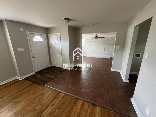 Foto del edificio - 934 E Holmes Rd