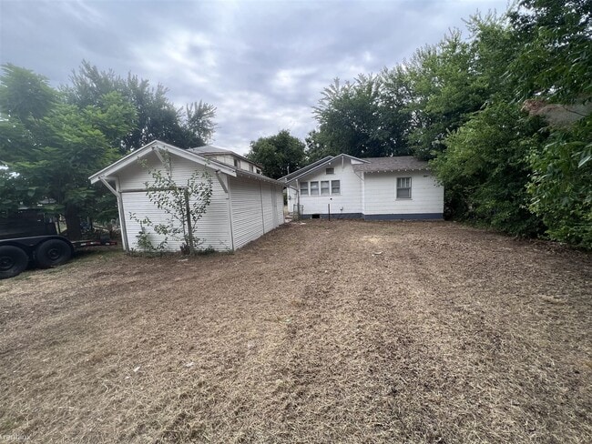 Building Photo - 2 br, 1 bath House - 442 East Lincoln Avenue