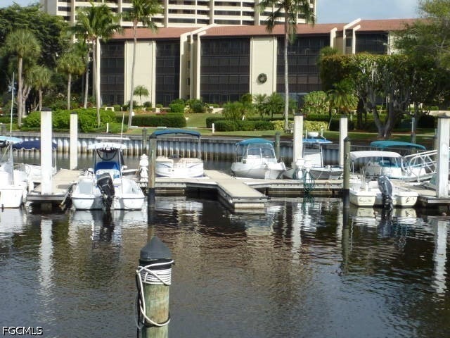 Building Photo - 4821 S Landings Dr