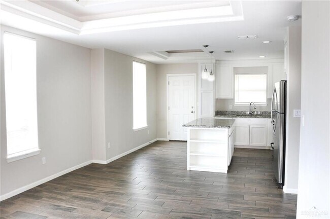 Building Photo - 12 Cathedral Hl