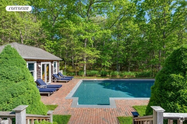 Building Photo - 3 Hollow Tree Ln