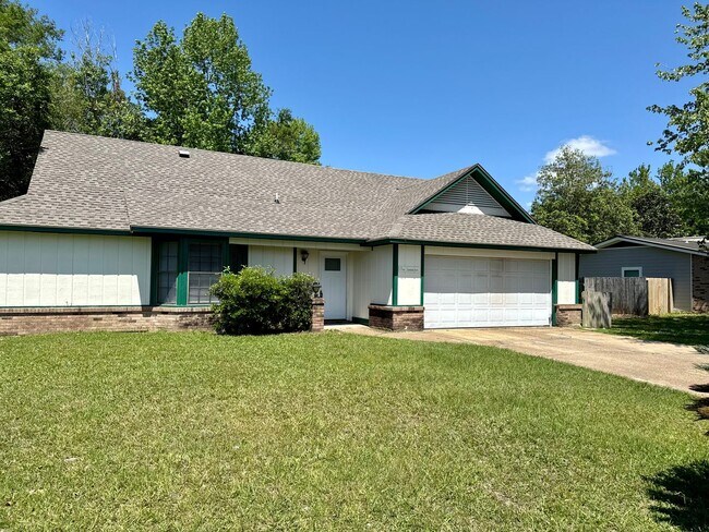 Foto del edificio - OCEAN SPRINGS SCHOOL DISTRICT - CUTE 3 BED...