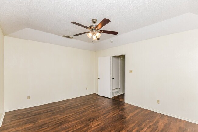 Foto del edificio - 7908 Gladewater Dr