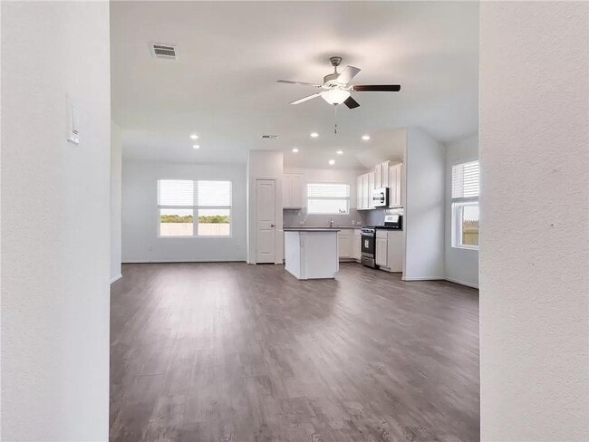 Foto del edificio - 112 Concho Brook Bnd