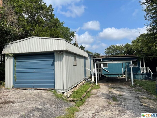Building Photo - 840 Highview St