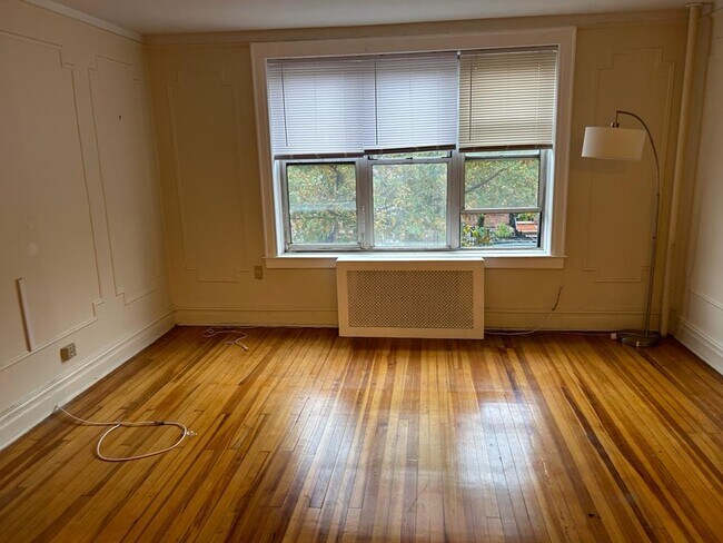 Building Photo - 3025 49th St