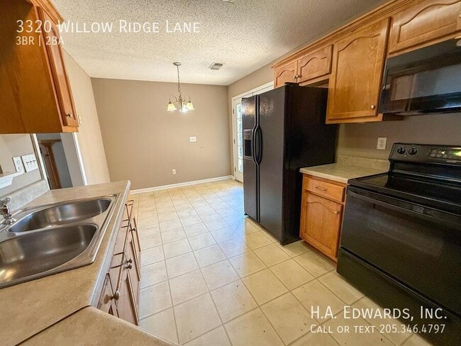 Foto del edificio - 3320 Willow Ridge Ln