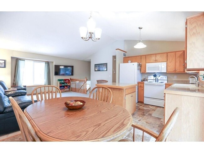 Building Photo - 11186 Woods Edge Ave