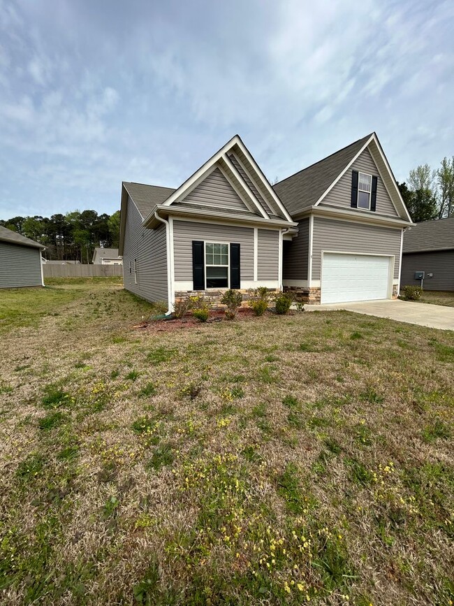 Building Photo - Newer Built 4/3 House in West Rome- $1,995