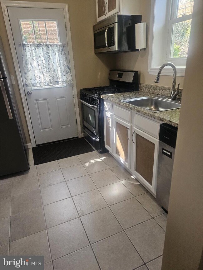 Foto del edificio - 3401 28th Pkwy