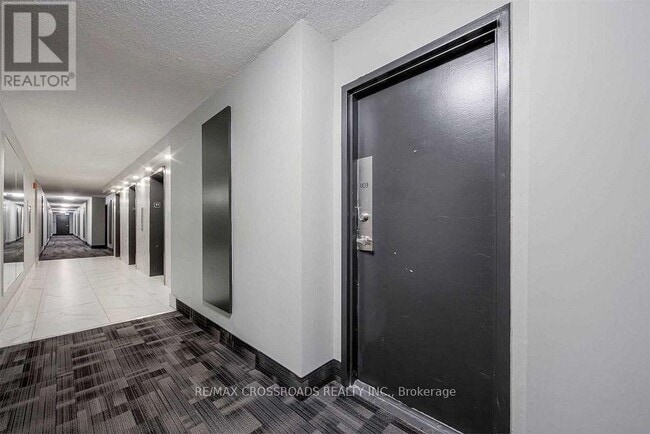 Photo du bâtiment - 45 Sunrise Ave