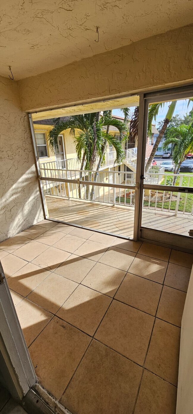 Foto del edificio - 2060 NW 81st Ave