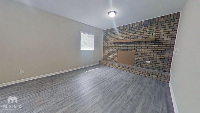 Building Photo - 1006 Longleaf Dr