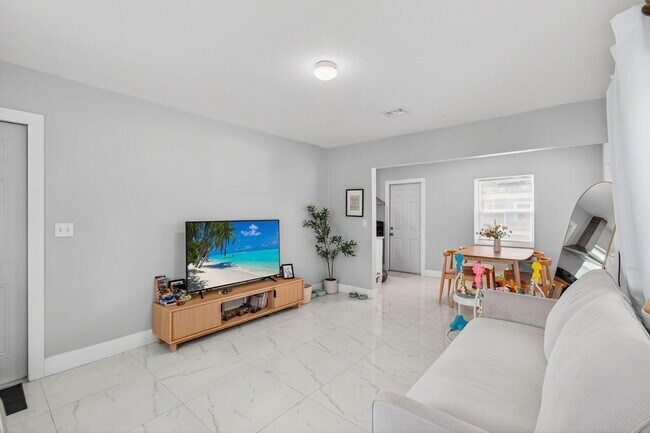 Foto del edificio - 614 N E St