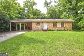 Building Photo - 2475 Groveland Cir N