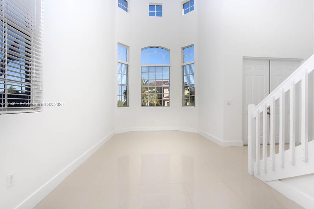 Foto principal - 15502 SW 10th Ln