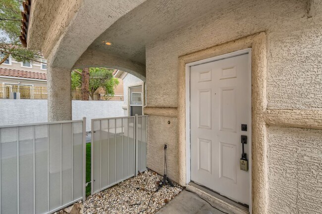 Building Photo - Summerlin Area Beauty!