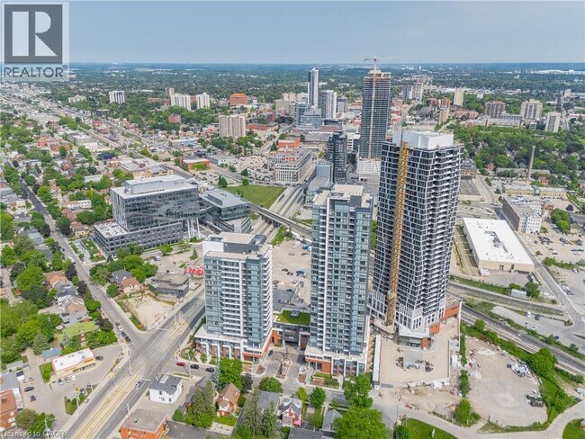 Photo du bâtiment - 15 Wellington St S