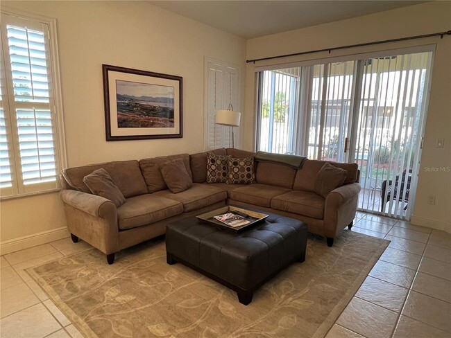 Foto del edificio - 240 West End Dr