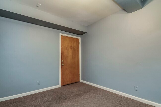 Building Photo - 1414 Plainfield Ave NE