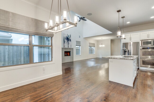 Foto del edificio - 6520 Del Norte Ln