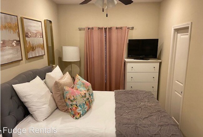 Building Photo - 1 br, 1 bath House - 301 Riley