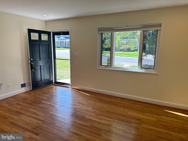 Foto del edificio - 4211 Brookfield Dr
