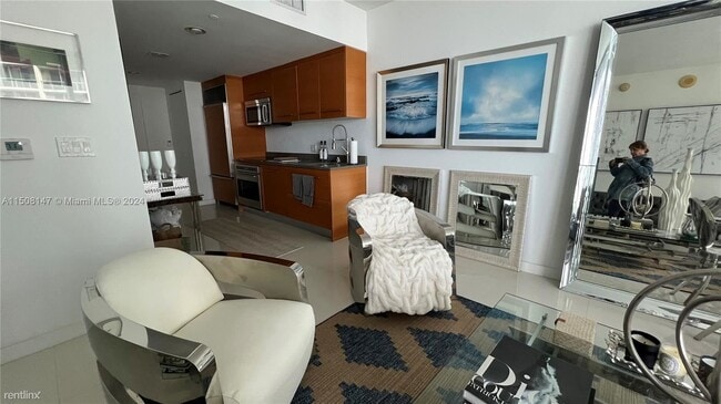 Building Photo - 1 br, 1 bath Condo - 495 Brickell Ave Apt ...