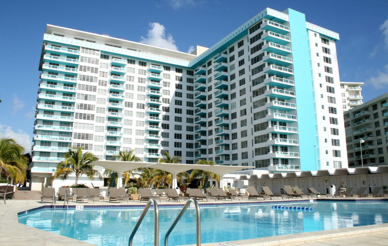 Foto principal - 5101 Collins Ave