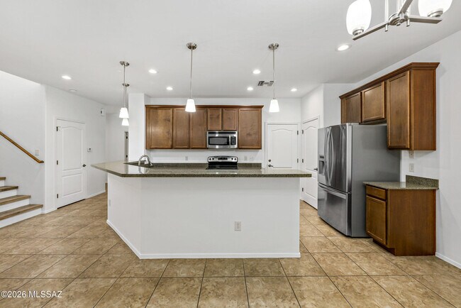 Foto del edificio - 4261 N Golden Ridge Ln