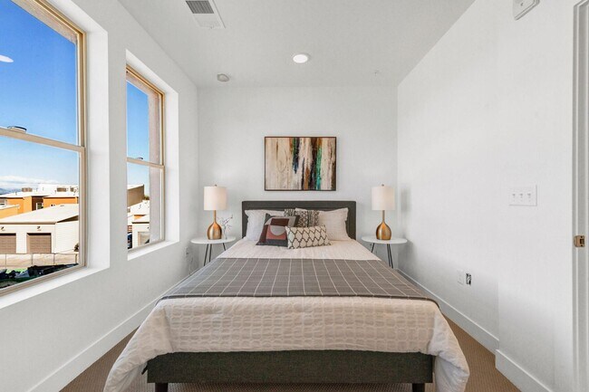 Foto del edificio - ** Live the best of Denver — at Encore at Aria. ** Ask about our Move-in Specials **