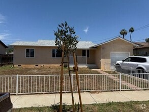 Building Photo - 930 Goldenrod St