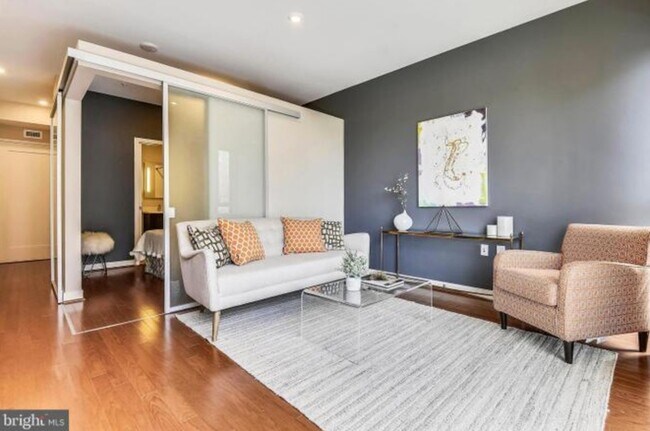 Foto del edificio - 1320 Fenwick Ln