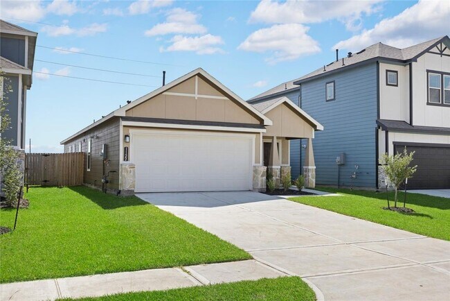 Building Photo - 1122 Elsinore Dr