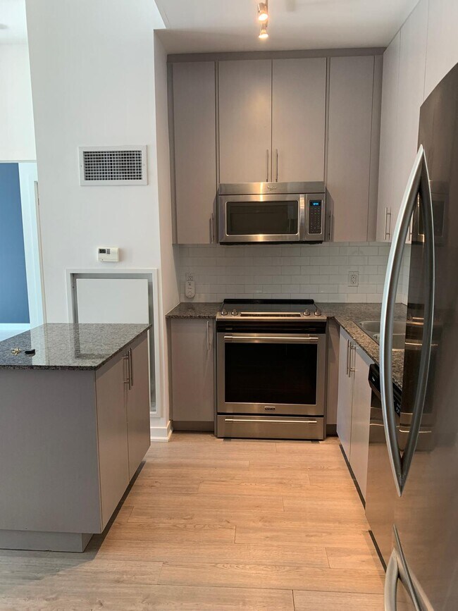 Photo du bâtiment - 85 Duke St W
