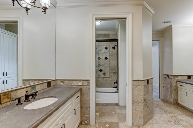 Foto del edificio - 3749 Olympia Dr