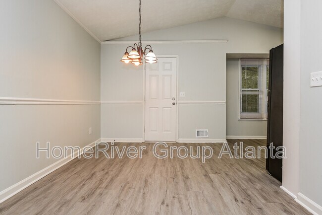 Foto del edificio - 5905 Wellborn Trail