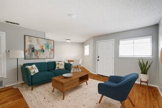 Building Photo - 2122 Hancock Dr