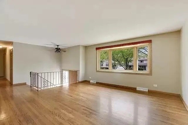 Foto del edificio - 401 Maple Ln