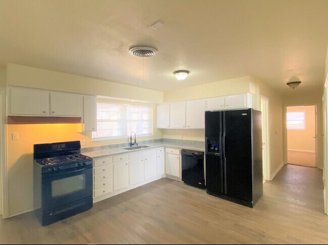 Foto del edificio - 4908 43rd St